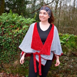 poncho gris et rouge